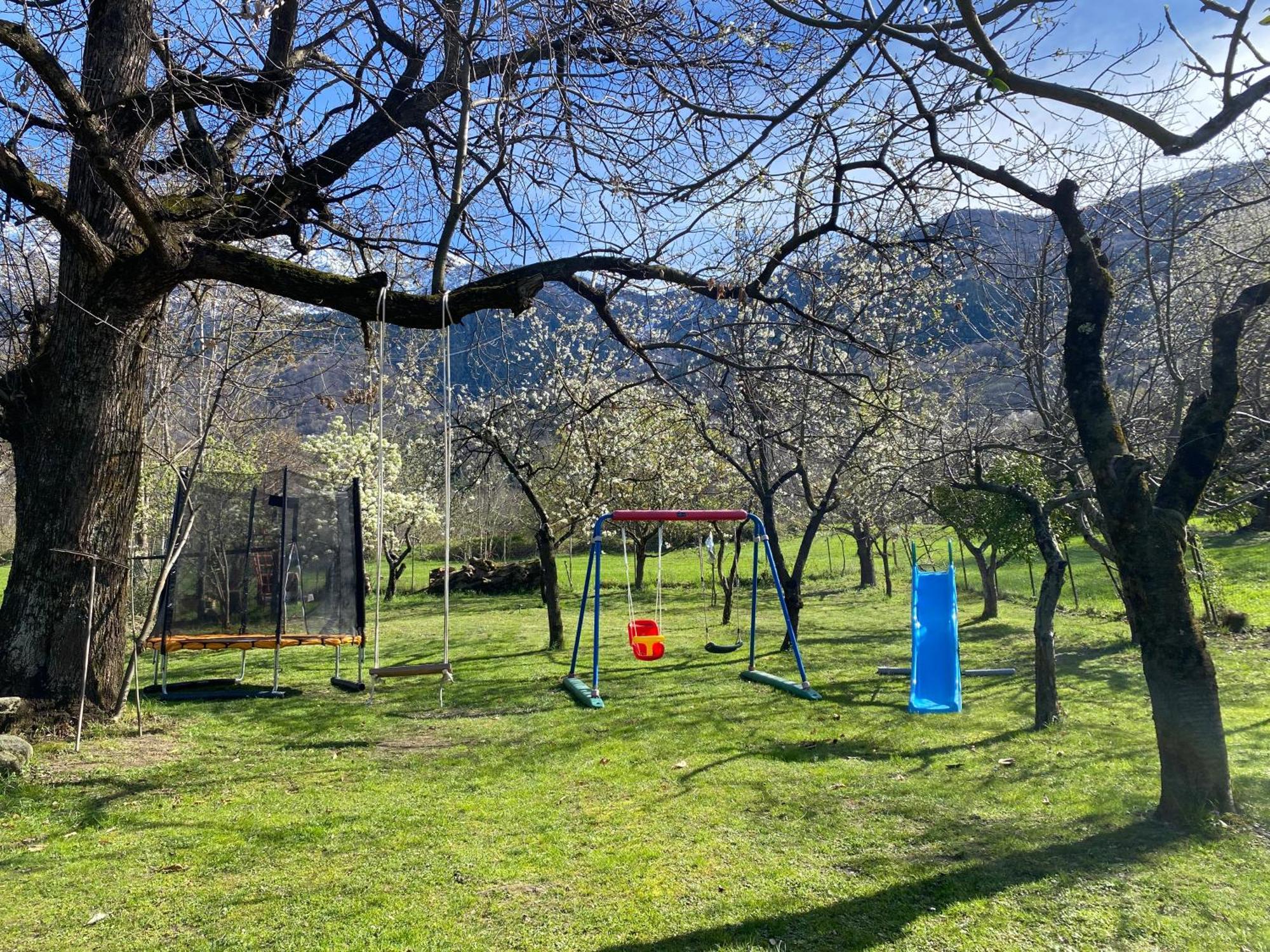 Tenuta Pozzi Colico Esterno foto