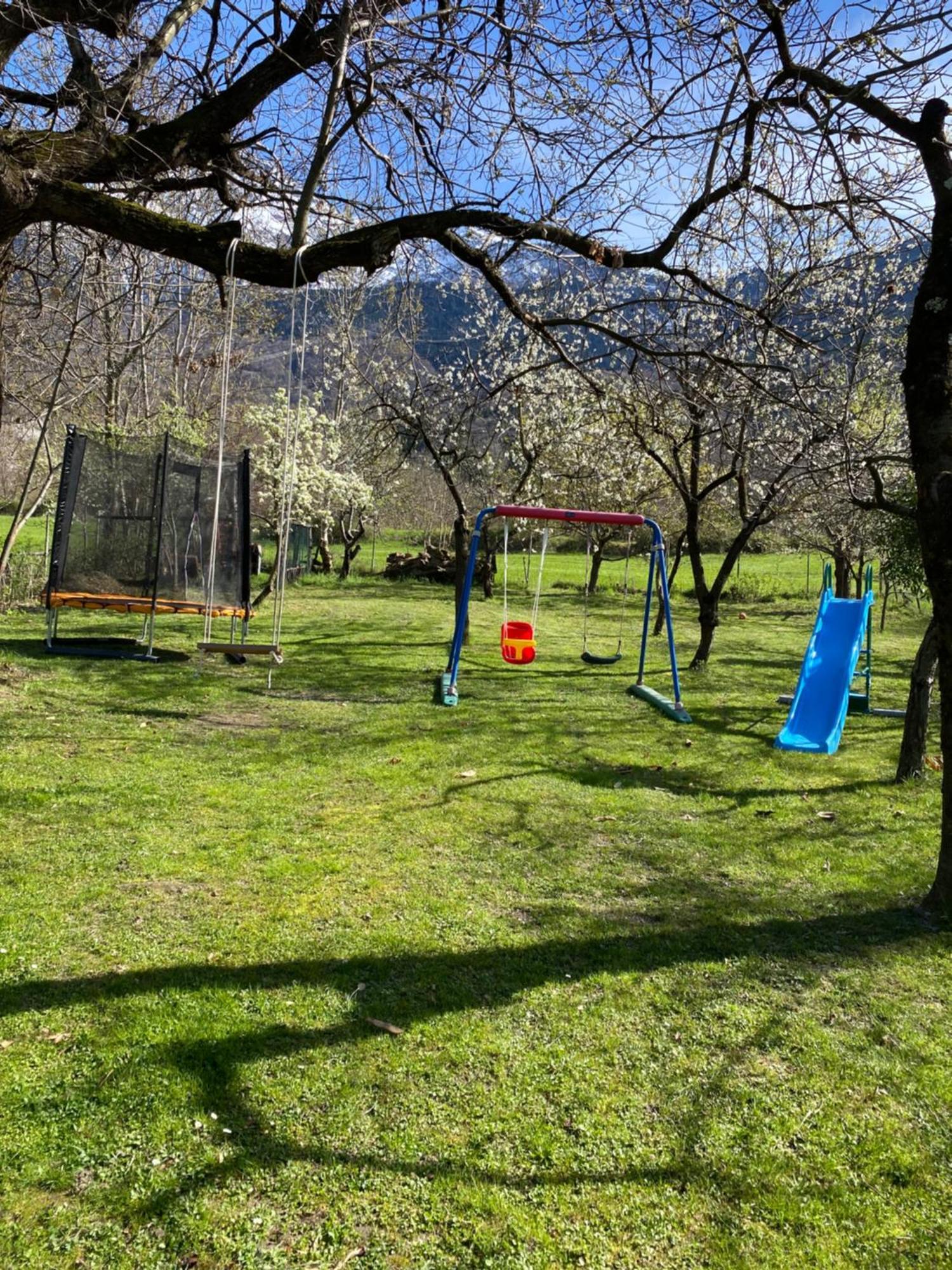 Tenuta Pozzi Colico Esterno foto